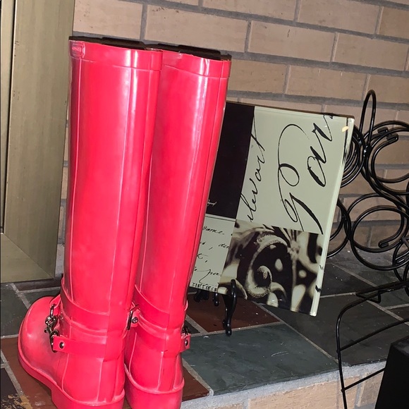 Coach Rain Boots Pink Lori Size 9 Silver Hardware - Picture 7 of 14
